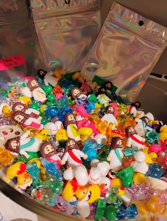 Other - 4x6 Pouch Of Minis